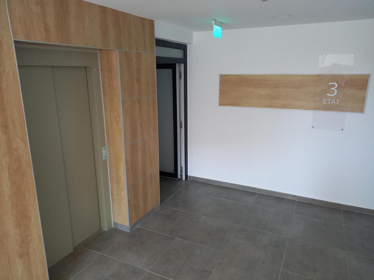 Lavanda Apartment Oradea Bagian luar foto