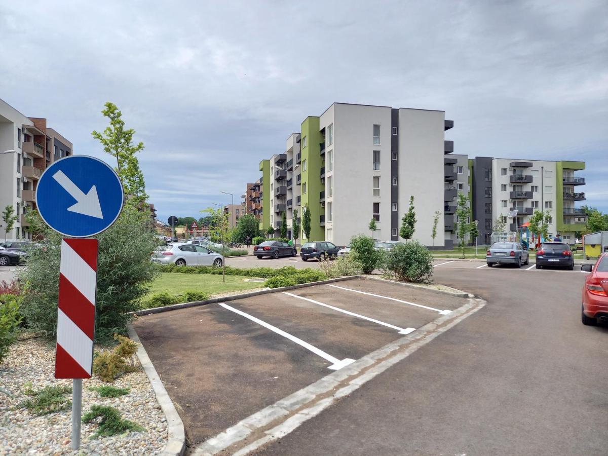 Lavanda Apartment Oradea Bagian luar foto