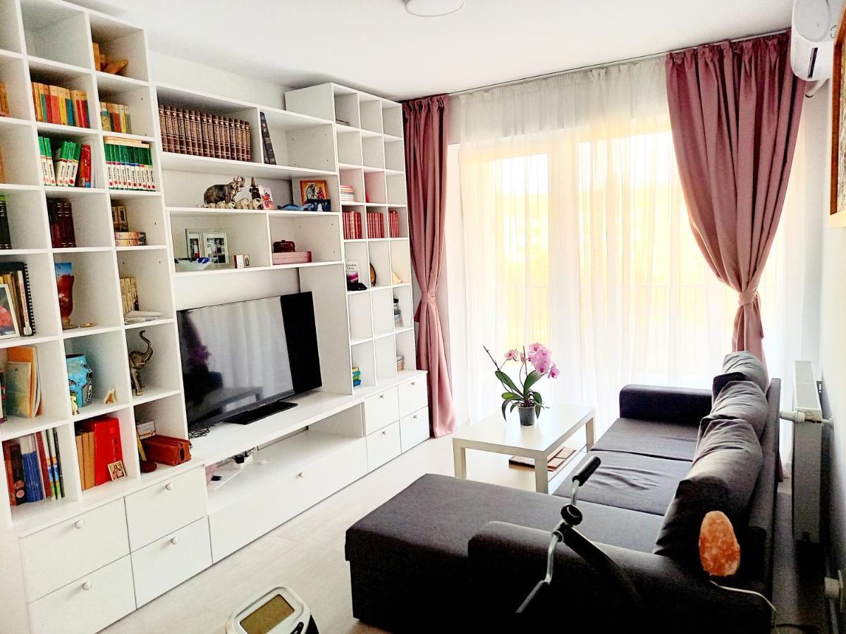Lavanda Apartment Oradea Bagian luar foto